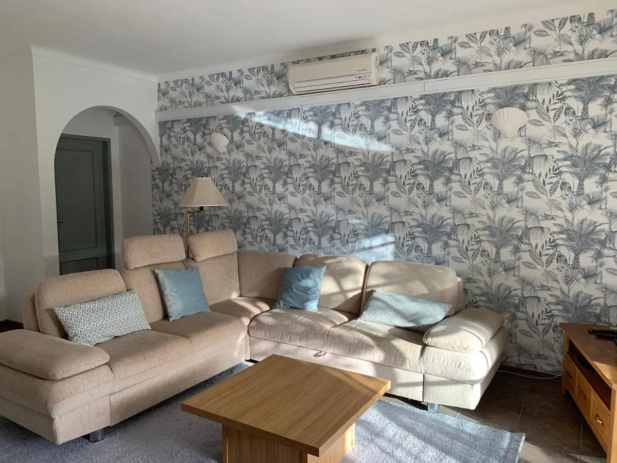 Casa Coconut Family Apartment Luz location